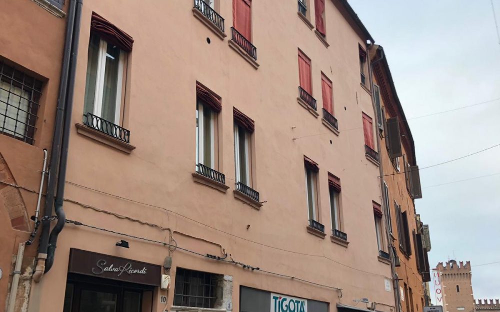 Ferrara in centro storico, Via Mazzini, vendesi/affittasi appartamenti con vista Duomo